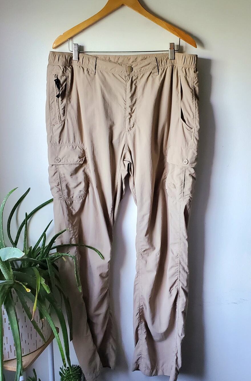 The North Face Mens Tan Ruched multi pocket Hiking Pants Size L Dad Sports Cabin